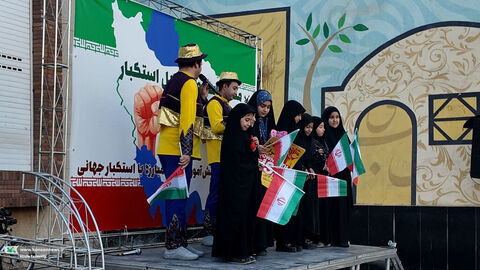 حضور کانون پرورش فکری کودکان و نوجوانان استان قم در راهپیمایی ۱۳ آبان