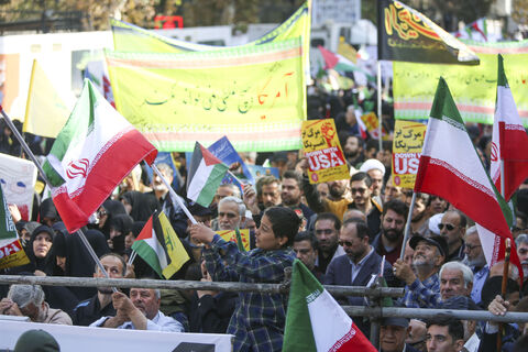 حضور مدیرعامل کانون در راهپیمایی گرامیداشت روز ۱۳ آبان