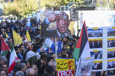 حضور مدیرعامل کانون در راهپیمایی گرامیداشت روز ۱۳ آبان