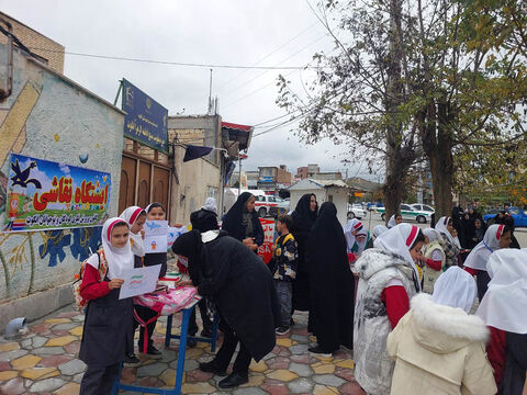 ایستگاه‌های نقاشی و چهره‌نگاری مراکز کانون پارس‌آباد، انگوت و رضی در مسیر راهپیمایی ۱۳ آبان