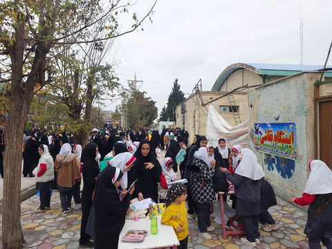 ایستگاه‌های نقاشی و چهره‌نگاری مراکز کانون پارس‌آباد، انگوت و رضی در مسیر راهپیمایی ۱۳ آبان