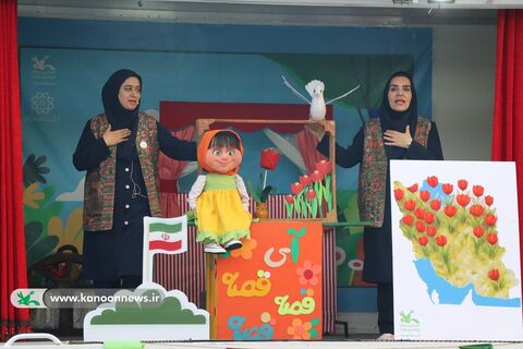 حضور مدیرعامل کانون و تماشاخانه سیار کانون استان تهران در راهپیمایی روز دانش آموز