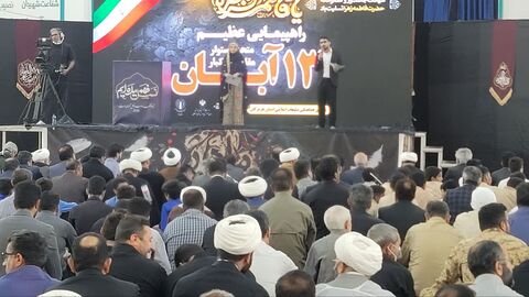 حضور مدیر کل و همکاران ستادی کانون پرورش فکری کودکان و نوجوانان در راهپیمایی یوم الله ۱۳ آبان روز