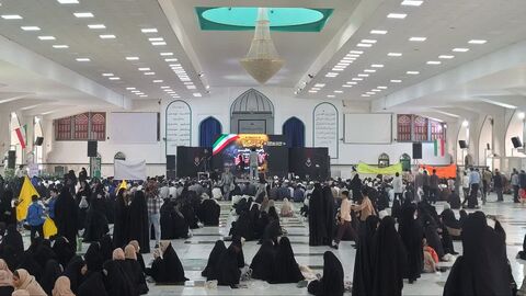 حضور مدیر کل و همکاران ستادی کانون پرورش فکری کودکان و نوجوانان در راهپیمایی یوم الله ۱۳ آبان روز