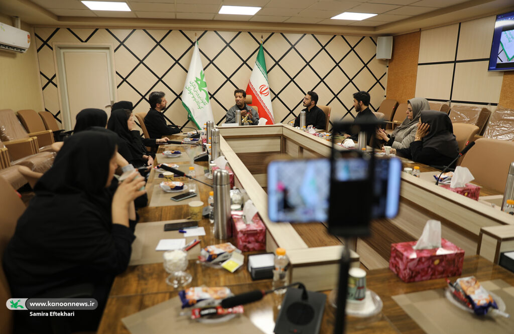 شعر ایران نیازی به موشک ندارد؛ خودش قدرت  است/ قیصر نسل جوان را دوباره عاشق شعر کرد