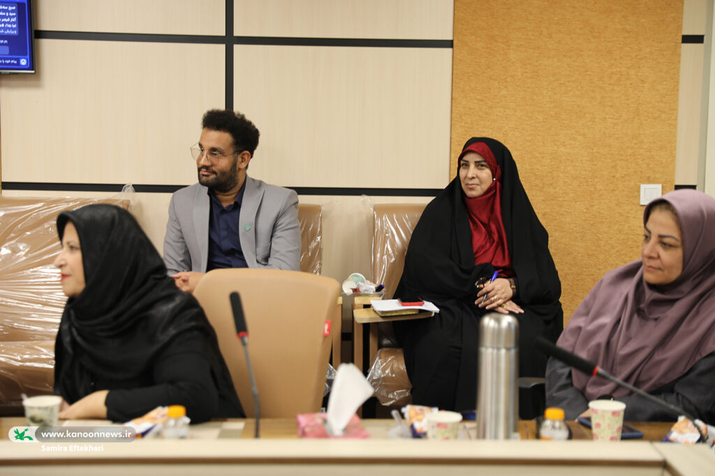 شعر ایران نیازی به موشک ندارد؛ خودش قدرت  است/ قیصر نسل جوان را دوباره عاشق شعر کرد