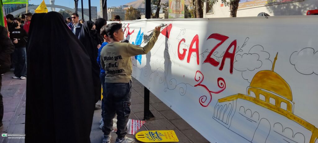 راهپیمایی یومالله ۱۳ آبان در سنندج با حضور پر رنگ کانون پرورش فکری کودکان و نوجوانان