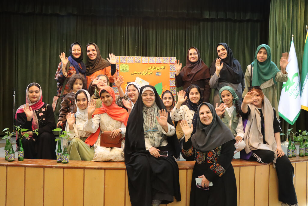 نوجوانمحوری از حرف تا عمل