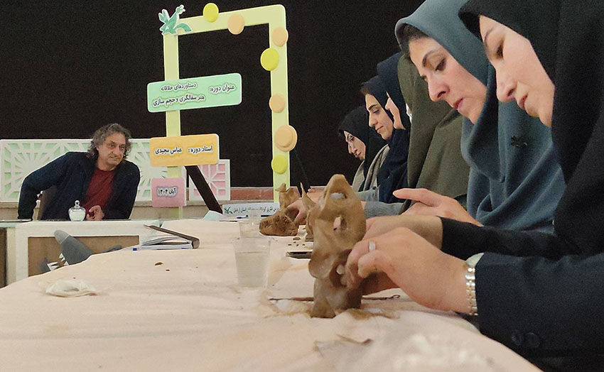 کارگاه هنری «دستاوردهای خلاقانه هنر سفالگری و حجمسازی» در اردبیل نوآوری در حجمسازی در رویداد «از ایده تا اجر»