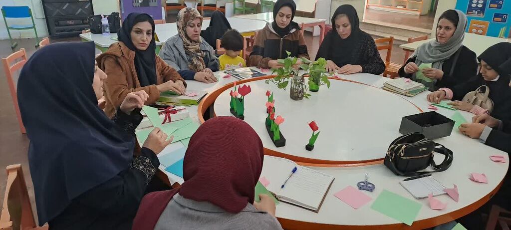 حضور مدیرکل کانون پرورش فکری کودکان و نوجوانان استان البرز در مراسم راهپیمایی ۱۳ آبان