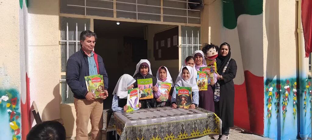 حضور مدیرکل کانون پرورش فکری کودکان و نوجوانان استان البرز در مراسم راهپیمایی ۱۳ آبان