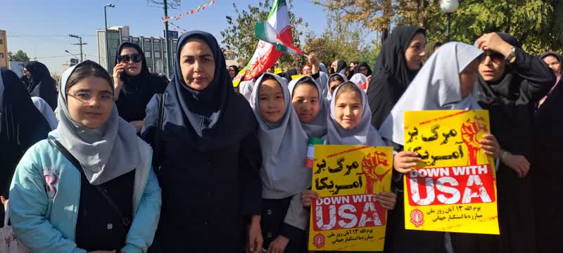 غرفهها و مراکز کانون استان مرکزی میزبان کودکان و نوجوانان در راهپیمایی یوم الله ۱۳ آبان