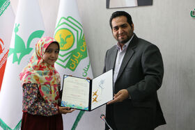 تقدیر مدیرکل کانون سمنان از زهرا جوادی‌نیا به پاس درخشش هنری در سطح بین‌المللی