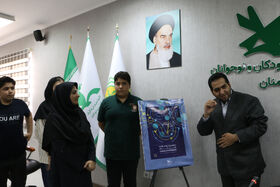 رونمایی از پوستر دهمین دوسالانه هنرهای تجسمی کانون در سمنان هم‌زمان با دریافت آثار اعضا و مربیان