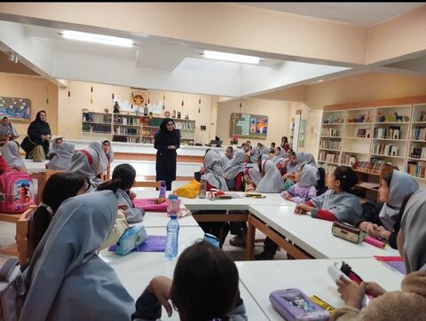 مراسم یوم‌الله ۱۳ آبان ۱۴۰۴ در مراکز کانون استان اصفهان در قاب تصویر