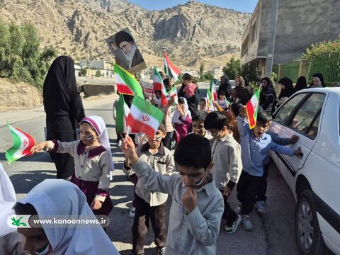 حضور کانون پرورش فکری کودکان و نوجوانان کهگیلویه و بویراحمد در راهپیمایی روز دانش آموز
