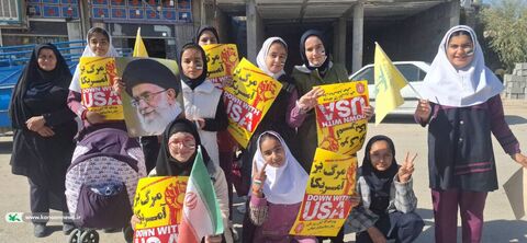 حضور کانون پرورش فکری کودکان و نوجوانان کهگیلویه و بویراحمد در راهپیمایی روز دانش آموز