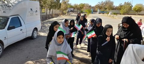 فعالیت‌های کتابخانه سیارروستایی نیشابور همزمان با 13 آبان