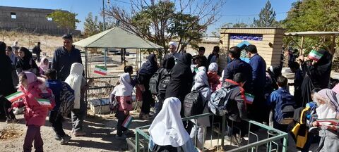 فعالیت‌های کتابخانه سیارروستایی نیشابور همزمان با 13 آبان