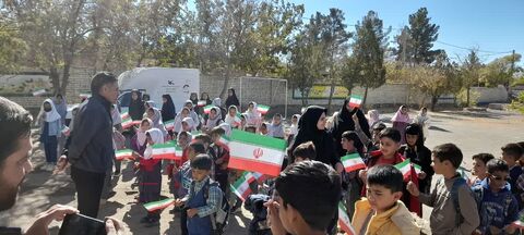 فعالیت‌های کتابخانه سیارروستایی نیشابور همزمان با 13 آبان