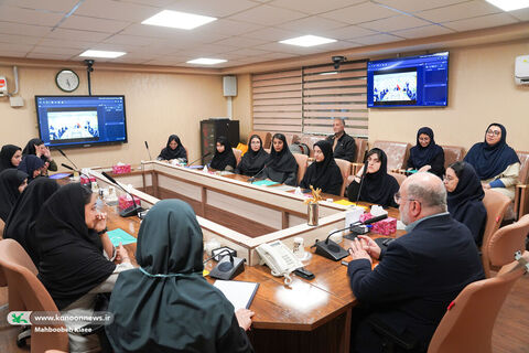اولین روز اردوی انجمن تصویرگران نوجوان کانون خراسان رضوی در تهران