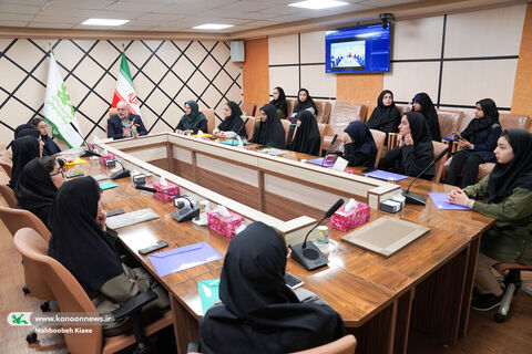 اولین روز اردوی انجمن تصویرگران نوجوان کانون خراسان رضوی در تهران