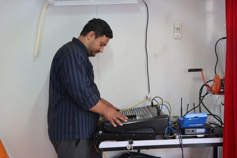 هم‌زمان با برگزاری راهپیمایی ۱۳ آبان در تهران، کانون پرورش فکری کودکان و نوجوانان استان تهران با حضور ماشین تماشاخانه سیار در مسیر اصلی این مراسم، مجموعه‌ای از برنامه‌های آموزشی، نمایشی و سرگرم‌کننده را ویژه دانش‌آموزان اجرا کرد.