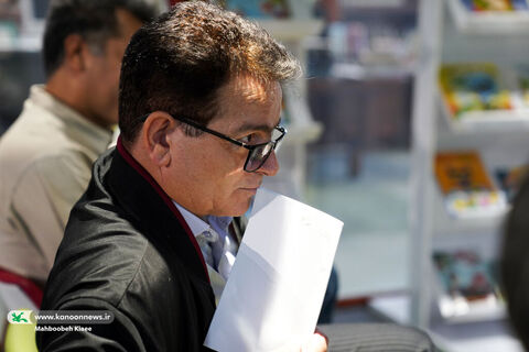 نشست نقد و بررسی مجموعه  «یک پاورقی» در کتابخانه مرجع کانون برگزار شد