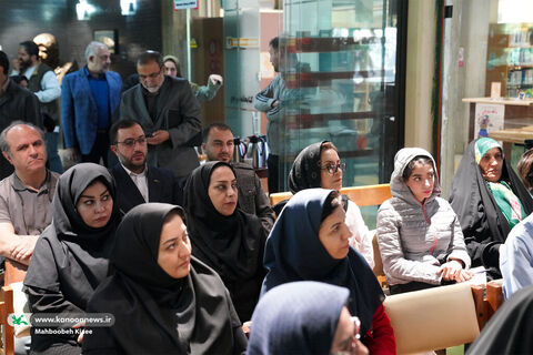 نشست نقد و بررسی مجموعه  «یک پاورقی» در کتابخانه مرجع کانون برگزار شد