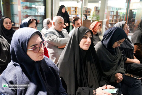 نشست نقد و بررسی مجموعه  «یک پاورقی» در کتابخانه مرجع کانون برگزار شد