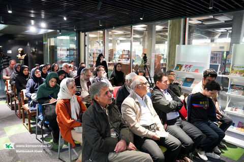 نشست نقد و بررسی مجموعه  «یک پاورقی» در کتابخانه مرجع کانون برگزار شد