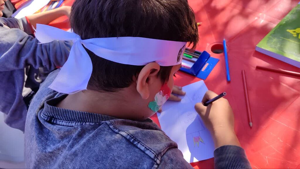 حضورکودکان نوجوانان درایستگاه روز 13آبان کانون استان ایلام