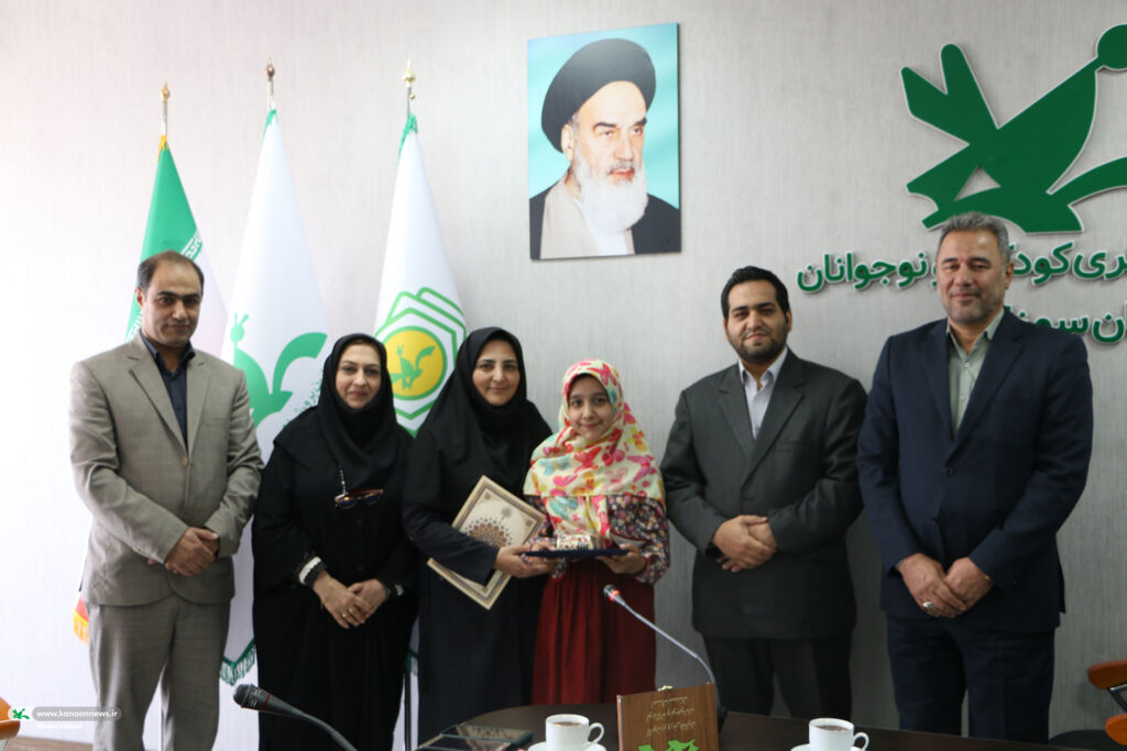 تقدیر مدیرکل کانون سمنان از زهرا جوادی‌نیا به پاس درخشش هنری در سطح بین‌المللی