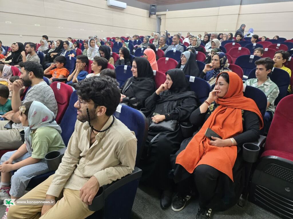 اجرای نمایش « پژواک » بر روی صحنه ی تئاتر