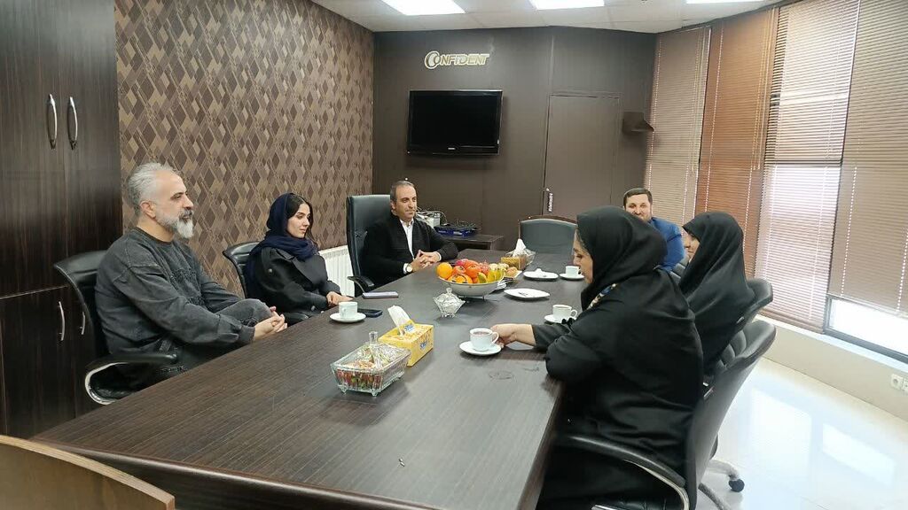 بازدید مدیرکل کانون پرورش فکری کودکان و نوجوانان استان البرز از شرکت «لپ‌لپ»