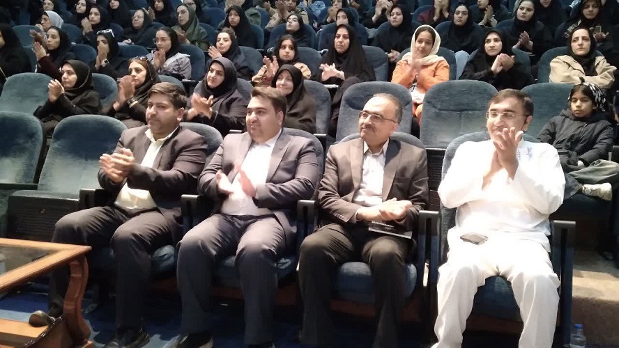 نشست آموزش قصهگویی ویژه مربیان پیشدبستانی استان اصفهان