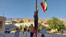 نوجوانان استهبانی با برافراشتن پرچم ایران، یاد شهدا و ارزش‌های ملی را گرامی داشتند
