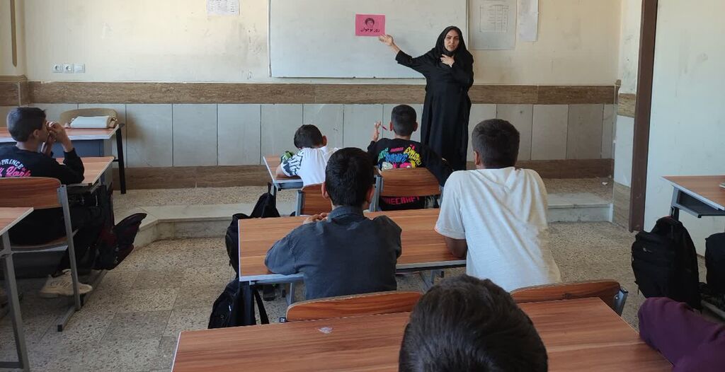 دیدار کانونیاران مرکز قصرشیرین با امام جمعه این شهرستان