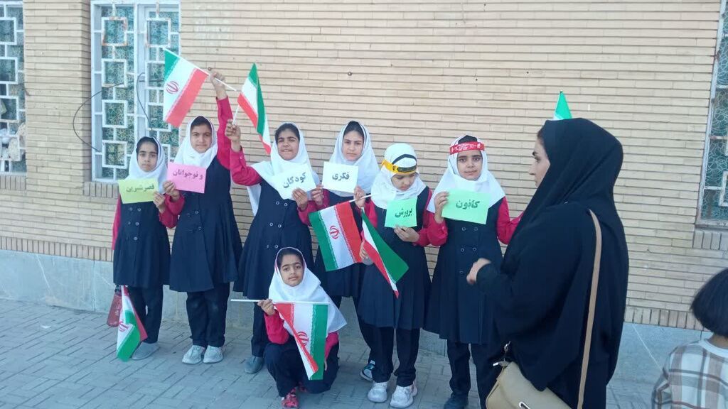 دیدار کانونیاران مرکز قصرشیرین با امام جمعه این شهرستان