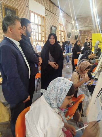 بازدید مدیرکل کانون استان از رویداد نقاشی «نقش طوفان» در ستایش قهرمانان مقاومت، با مشارکت اعضای هنرمند مراکز تبریز