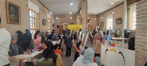 بازدید مدیرکل کانون استان از رویداد نقاشی «نقش طوفان» در ستایش قهرمانان مقاومت، با مشارکت اعضای هنرمند مراکز تبریز