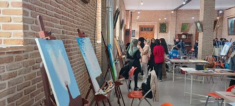 بازدید مدیرکل کانون استان از رویداد نقاشی «نقش طوفان» در ستایش قهرمانان مقاومت، با مشارکت اعضای هنرمند مراکز تبریز