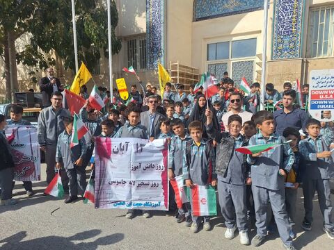 گزارش تصویری گرامی‌داشت روز نوجوان و روز دانش‌آموز در مراکز فرهنگی و هنری کانون استان قزوین