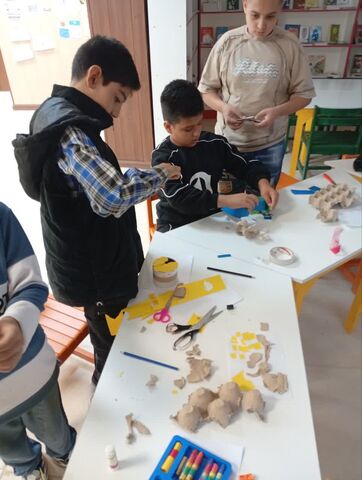 کاردستی با وسایل دور ریختنی، مرکز شماره پنج کانون کرج