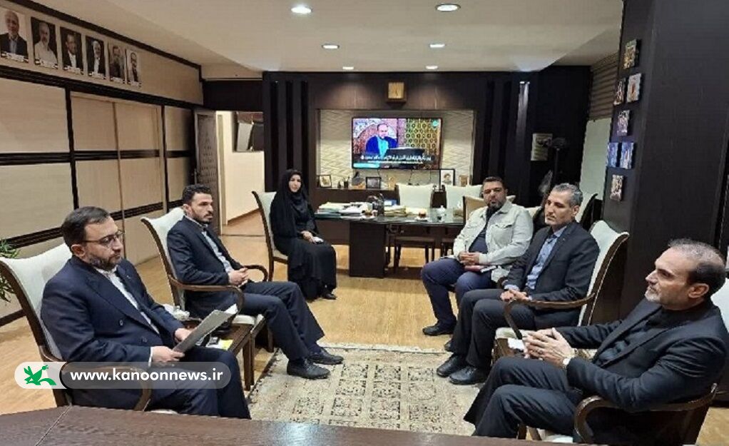 دیدار مدیرعامل کانون و نماینده شهرضا و دهاقان در مجلس شورای اسلامی توسعه خدمات فرهنگی کانون در شهرضا و دهاقان