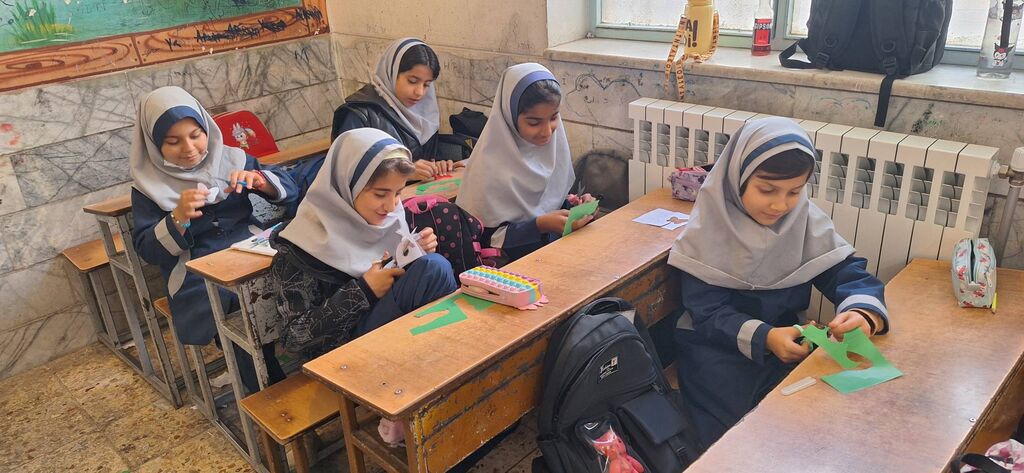 دانش‌آموزان سلطان‌آباد در جشن ۱۳ آبان پیام ایستادگی و آزادی سر دادند