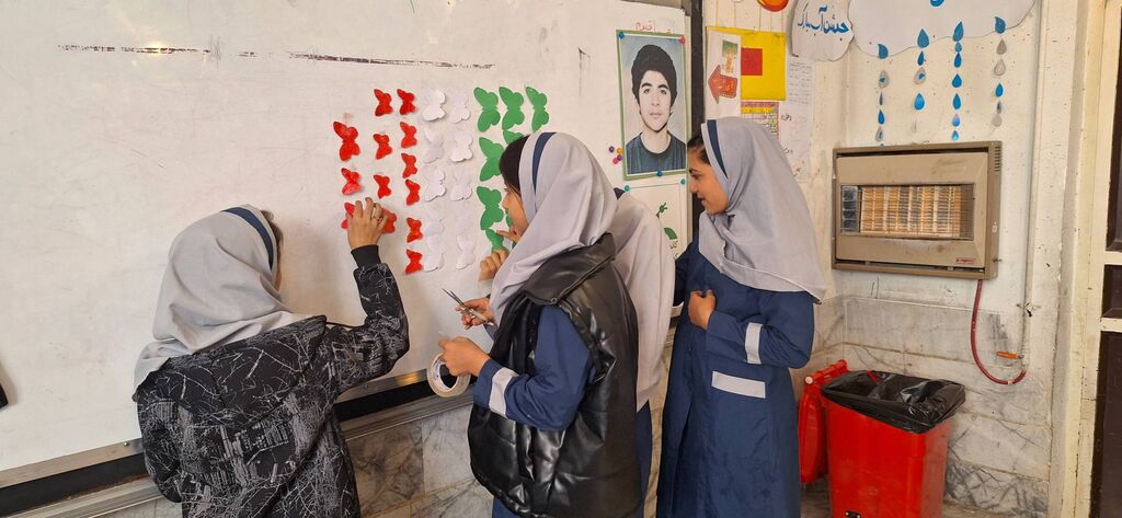 دانش‌آموزان سلطان‌آباد در جشن ۱۳ آبان پیام ایستادگی و آزادی سر دادند