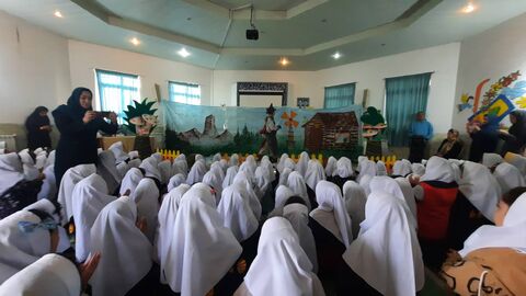 نمایش عروسکی «ونوش و کوهستان» با استقبال دانش‌آموزان در تنکابن اجرا شد