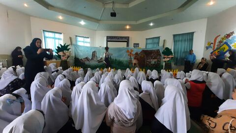 نمایش عروسکی «ونوش و کوهستان» با استقبال دانش‌آموزان در تنکابن اجرا شد