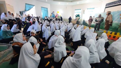 نمایش عروسکی «ونوش و کوهستان» با استقبال دانش‌آموزان در تنکابن اجرا شد